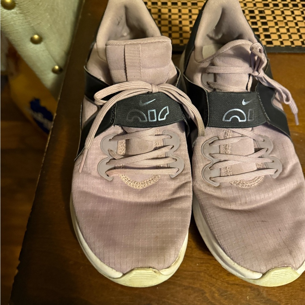 Nike Air Women's Pink Athletic Shoes